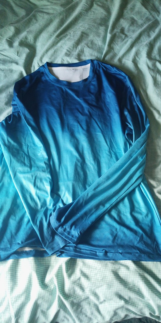 Preview of the first image of Mens tracksuit,size medium.brand new.