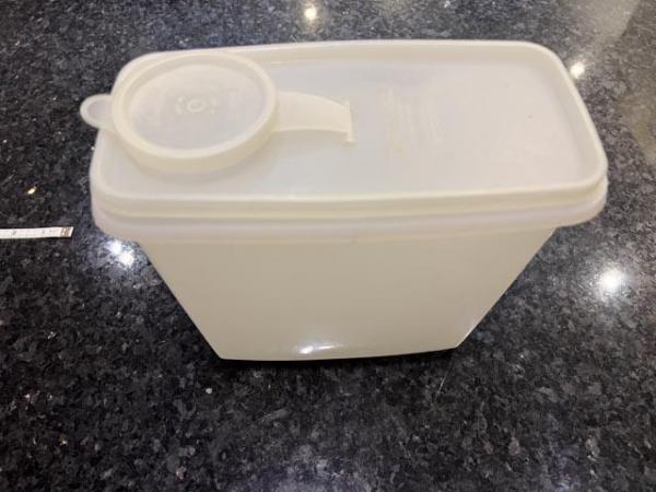 Image 2 of Tupperware Cereal Container (Lidded).
