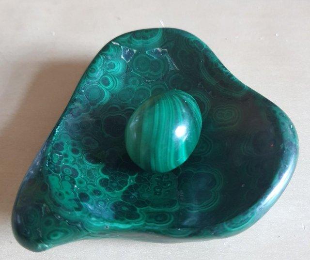 Preview of the first image of Small malachite ashtray with one egg, much below shop prices.