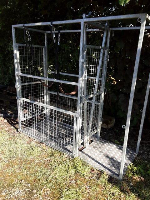Preview of the first image of Alpaca/Llama Galvanised Chute.