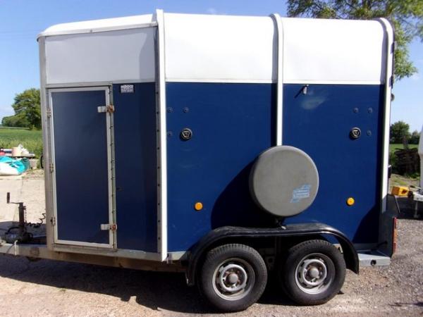 Image 1 of 2005 Blue Ifor Williams 505 Horse Trailer.