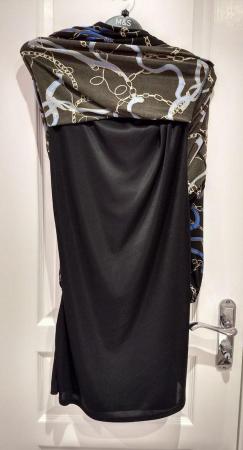 Image 12 of New with Tags Wallis Petite Black Chain Print Dress Size 8
