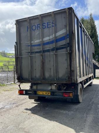 Image 2 of 7.5 tonne iveco horsebox