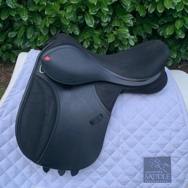 Preview of the first image of Thorowgood T4 15 inch pony saddle.