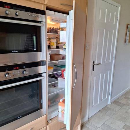 Image 2 of Kitchen furniture with working appliances