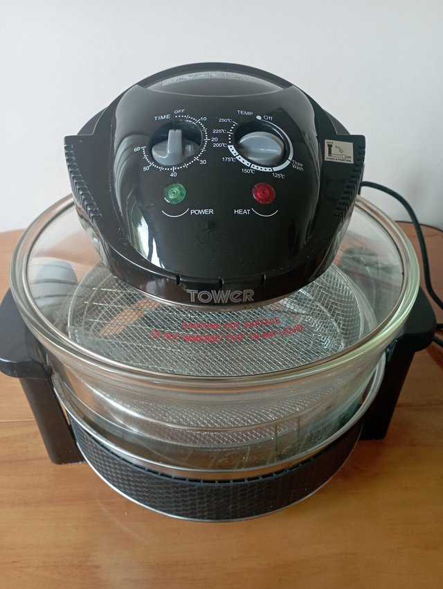 Preview of the first image of Tower Air fryer with accessories.