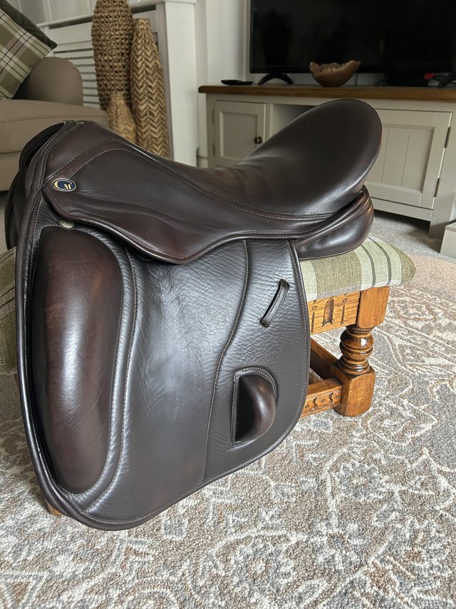 Preview of the first image of Beautiful brown leather saddle 17.5inch.