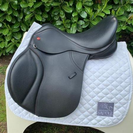 Image 1 of Thorowgood T8 17 inch compact Saddle