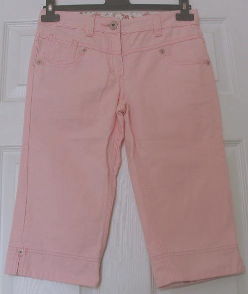 Preview of the first image of LOVELY GIRLS PINK CROPPED JEANS BY NEXT.