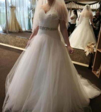 Image 2 of New white tulle wedding dress