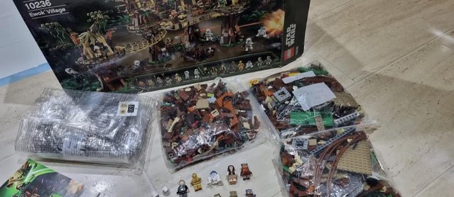 Image 3 of Lego Star Wars ewok village
