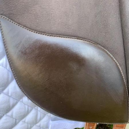 Image 9 of Wintec 17 inch Isabell Werth Dressage saddle
