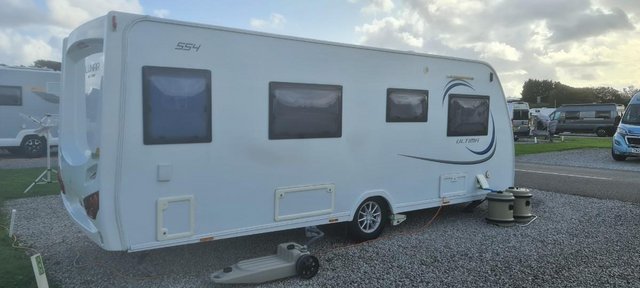 Preview of the first image of 2015 Lunar Ultima 554 with air awning.