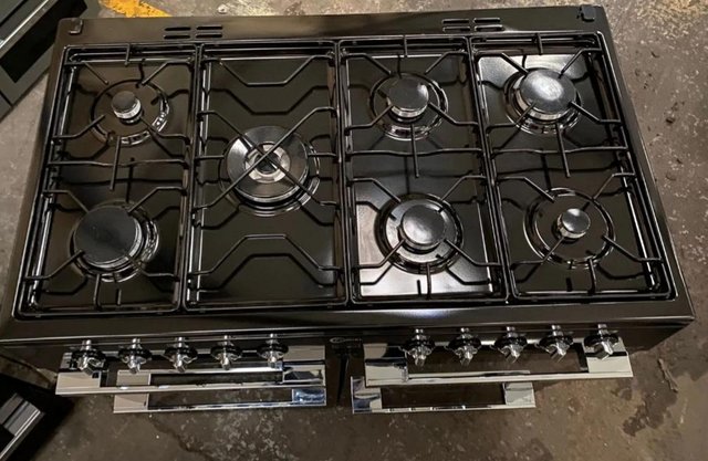 Image 3 of Flavel range cooker gas hobs and electric ovens.
