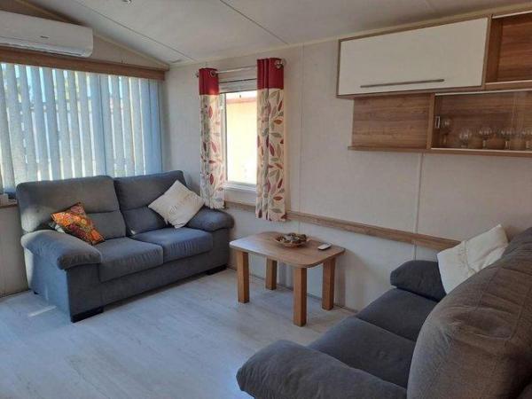 Image 7 of RS 1747 2 bed Willerby Granada on residential site