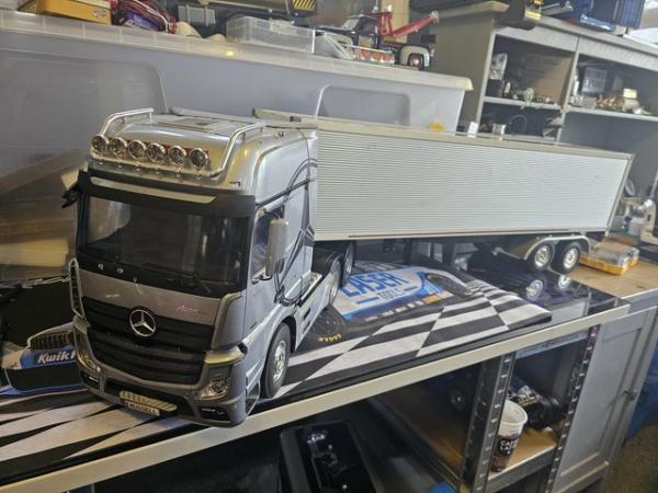 Image 1 of Tamiya mercedes actros truck 1/14