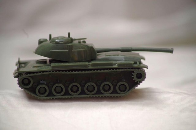 Preview of the first image of Airfix HO-OO scale Patton Tank with box.