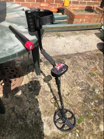 Image 1 of Metal Detector and Pinpointer