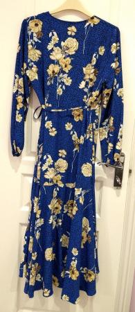 Image 2 of BNWT Wallis Petite Blue Floral Print Midi Dress Christmas