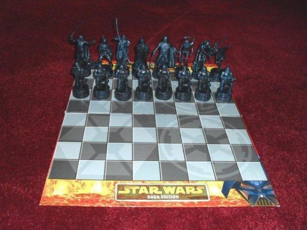 Image 3 of Star Wars Collectors Edition chess set