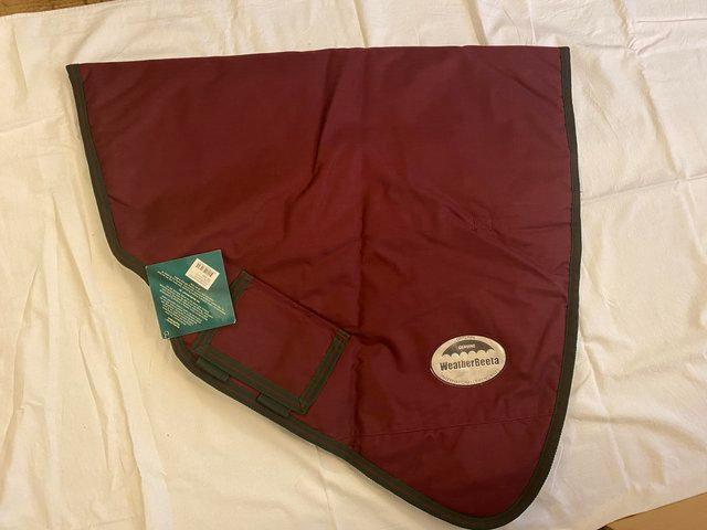 Preview of the first image of BNWT Weatherbeeta land medium neck rug size S.