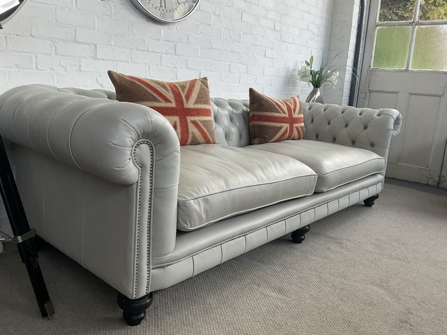 DISTINCTIVE CHESTERFIELDS 4 seater grey leather sofa. VGC. — photo 4 of 4