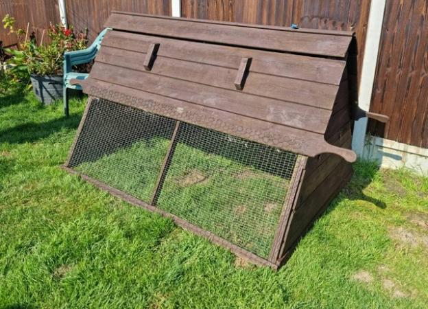 Image 2 of Forsham Chicken Ark. Good Solid Condition. Can deliver local