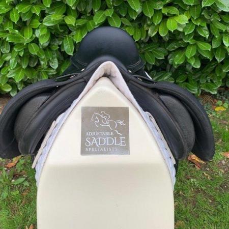Image 8 of Wintec Wide 17 inch gp saddle