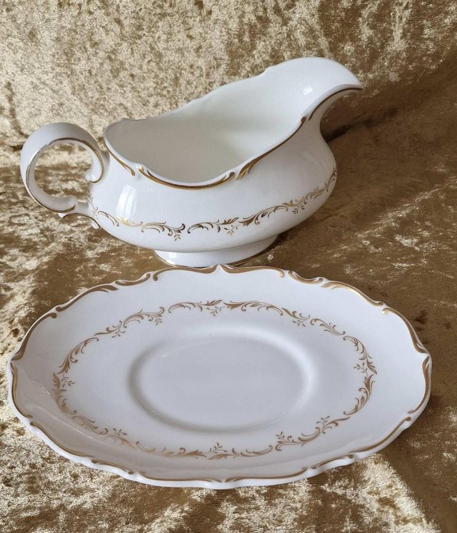 Preview of the first image of Royal Doulton Richelieu- H4957 - Sauce Boat and Stand.