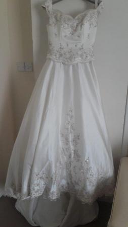 Image 1 of New never worn Beautifu size 14 ivory wedding dress