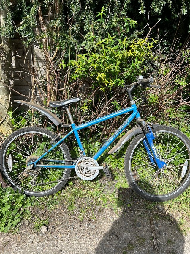 Preview of the first image of 24 inch blue bike essex.
