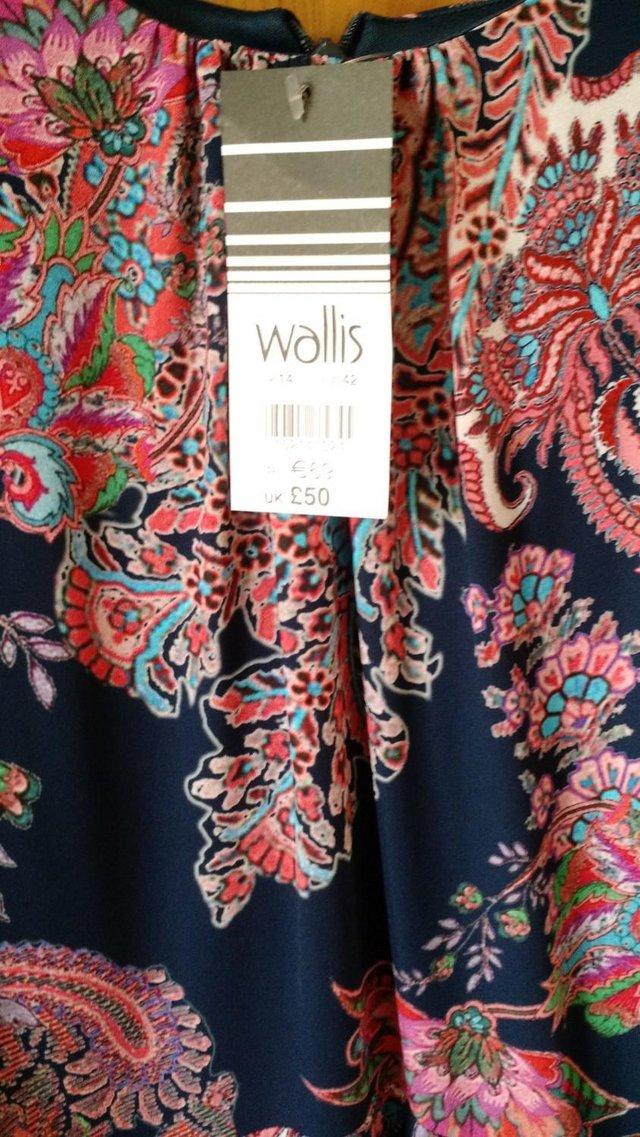Preview of the first image of Dress ladies,size 14, brand new from Wallis.