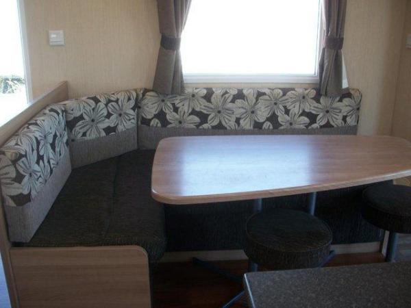 Image 9 of RS 1646 a great 3 bed Swift Burgundy Mobile home