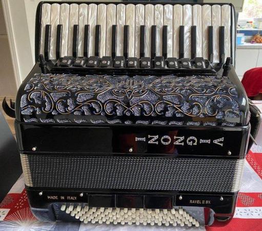 Image 2 of Amplified, double cassotto Vignoni 96 bass accordion