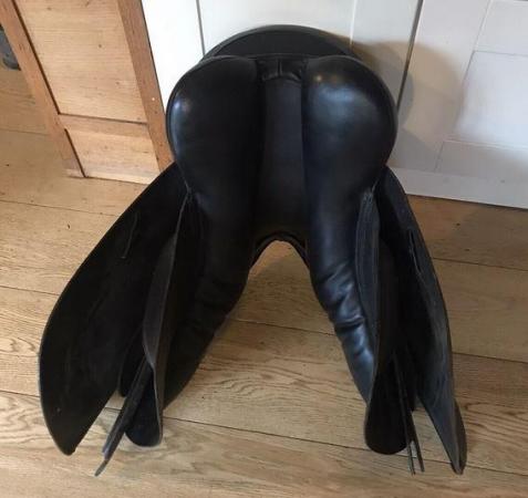 Image 2 of Black English leather GP 16 1/2 inch saddle. Wide