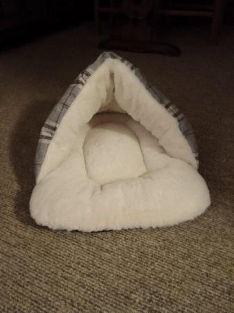 Image 3 of Very Cosy Small Pet Bed Never Used