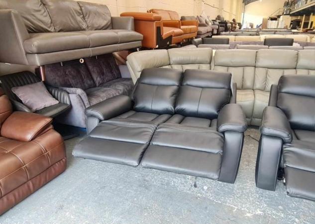 Image 15 of La-z-boy Daytona black leather electric 3+2 seater sofas