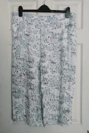 Image 3 of Ladies Summer Top & Crop Trouser Suit - Size L   BX41