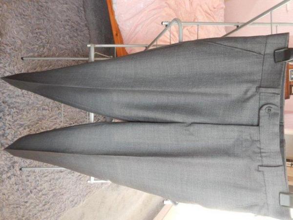 Image 2 of Men's 2 piece suit in grey centre vent