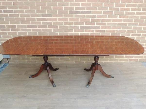 Image 15 of Beresford & Hicks Extendable Dining Table (UK Delivery)