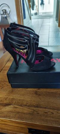 Image 3 of Ladies black high heel shoes UK size 5