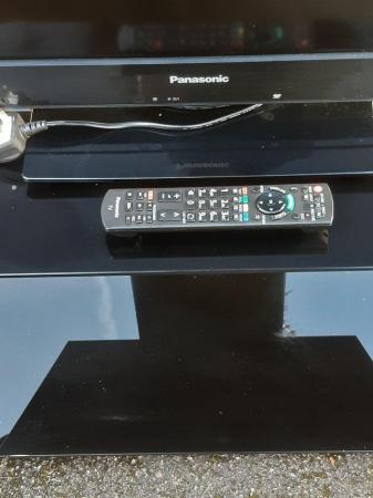 Image 2 of Panasonic 32" Viera TV Model TX L32C3B