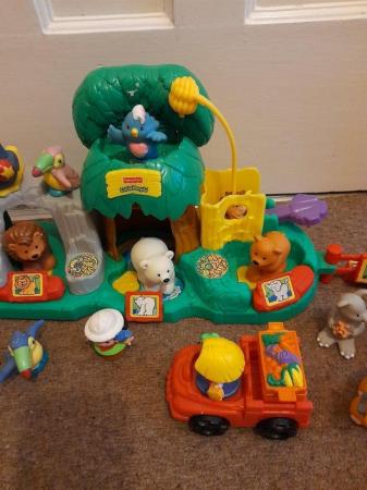 Image 3 of Fisher-price  little people zoo and extras