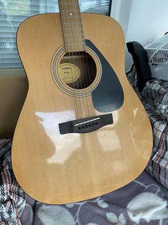 Image 2 of Yamaha 310 guitar like new