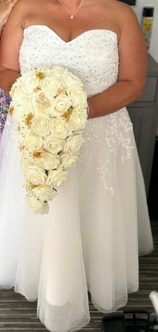 Preview of the first image of Wedding Dress For Sale T-Length.