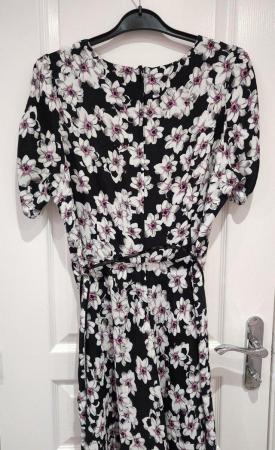 Image 8 of New Wallis Black Floral Summer Lightweight Dress Size 14