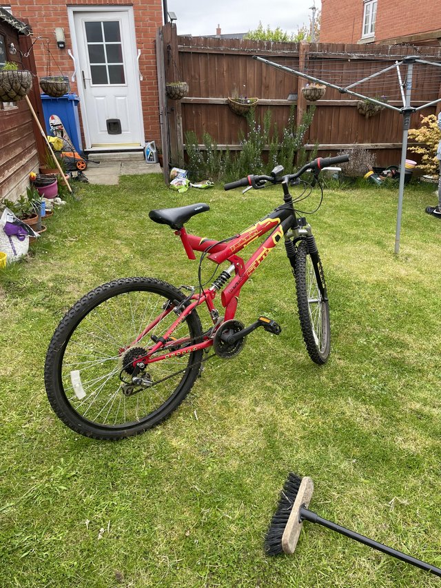 Adult bike in good condition
- £75 ovno