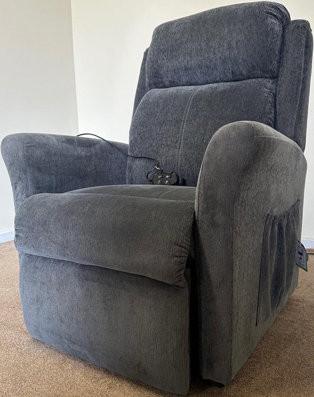 Preview of the first image of ELECTRIC RISER RECLINER DUAL MOTOR CHAIR GREY ~ CAN DELIVER.