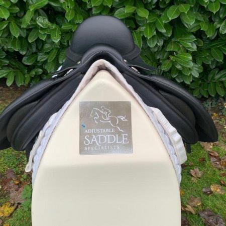 Image 8 of Wintec 17 inch wide gp saddle