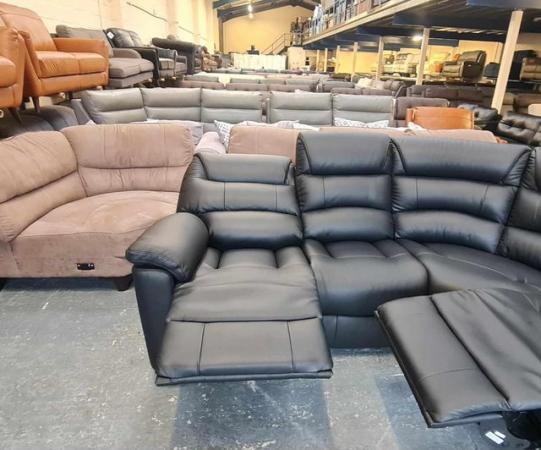 Image 11 of La-z-boy Staten black leather electric recliner corner sofa